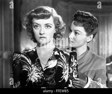 IN QUESTA NOSTRA VITA 1942 Warner Bros film con Bette Davis a sinistra e Olivia de Havilland Foto Stock
