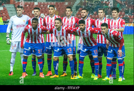 Gijon, Spagna. 12 Febbraio, 2016. Real Sporting de Gijón squadra durante la partita di calcio di spagnolo "La Liga " tra Real Sporting de Gijón e Rayo Vallecano de Madrid, ha suonato in occasione di Molinón Stadium il 12 febbraio 2016 a Gijon, Spagna. Credito: David Gato/Alamy Live News Foto Stock