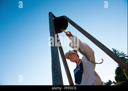 Il baseball reenactors ricreare un vecchio, giro del xx secolo di baseball gioco a Fort Vancouver, Washington Foto Stock