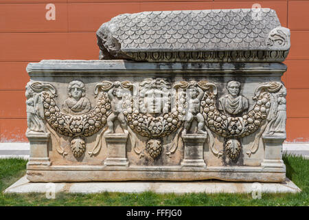 Scultura ellenistica nel museo archeologico di Efeso, Selcuk, provincia di Izmir, Turchia Foto Stock