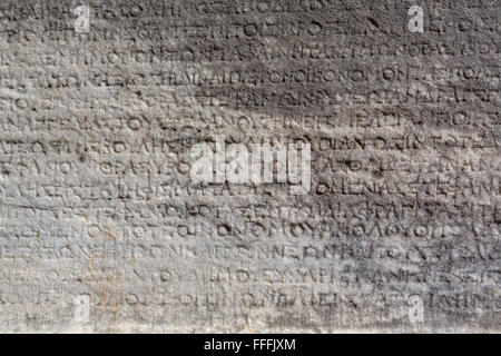 Iscrizione greca su pietra, resti di antiche Priene, Aydin Provincia, Turchia Foto Stock