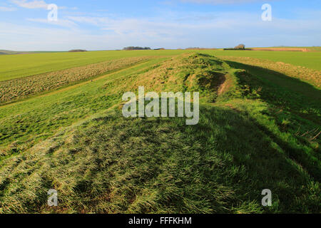 West Kennet neolitico Long Barrow, Wiltshire, Inghilterra, Regno Unito Foto Stock