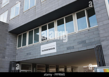 Berlino, 2 febbraio: "Ausländerbehörde" (tedesco per stranieri competente o l'ufficio immigrazione) il 2 febbraio 2016 a Berlino. Foto Stock