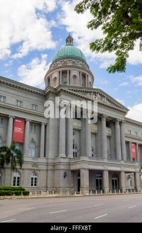 La Galleria Nazionale di Singapore alloggiata nel patrimonio la Corte suprema e il Municipio di edifici, Singapore Foto Stock