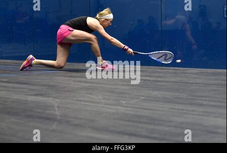 Manchester, Regno Unito. Xiii Febbraio, 2016. Secondo seme Alison Acque (Middlesex) vince 3-2 contro Jenny Duncalf (Yorkshire) nelle semifinali del British National Squash campionati a Sportcity, Manchester. Credito: Giovanni friggitrice/Alamy Live News Foto Stock