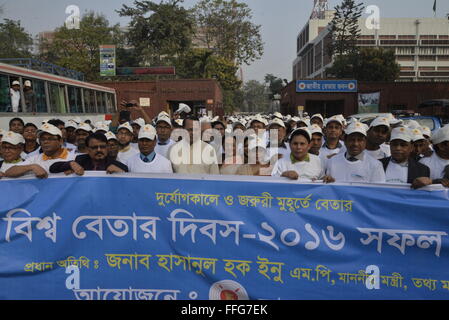 Bangladesh emittente radio terrà una manifestazione per celebrare il world radio day a Agargaon a Dhaka, nel Bangladesh. Il 13 Febbraio 2016 13 febbraio è una data proclamata dall UNESCO per festeggiare la trasmissione radio, migliorare la cooperazione internazionale tra le emittenti radio e incoraggiare i decisori a creare e fornire accesso alle informazioni attraverso la radio, comprese le radio comunitarie. Foto Stock