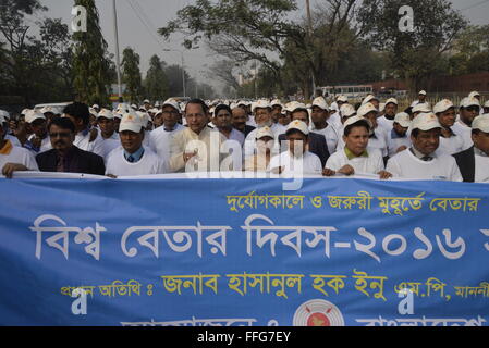 Bangladesh emittente radio terrà una manifestazione per celebrare il world radio day a Agargaon a Dhaka, nel Bangladesh. Il 13 Febbraio 2016 13 febbraio è una data proclamata dall UNESCO per festeggiare la trasmissione radio, migliorare la cooperazione internazionale tra le emittenti radio e incoraggiare i decisori a creare e fornire accesso alle informazioni attraverso la radio, comprese le radio comunitarie. Foto Stock