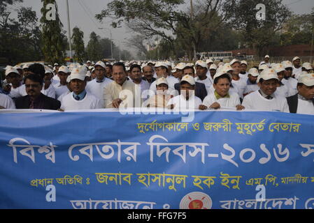 Bangladesh emittente radio terrà una manifestazione per celebrare il world radio day a Agargaon a Dhaka, nel Bangladesh. Il 13 Febbraio 2016 13 febbraio è una data proclamata dall UNESCO per festeggiare la trasmissione radio, migliorare la cooperazione internazionale tra le emittenti radio e incoraggiare i decisori a creare e fornire accesso alle informazioni attraverso la radio, comprese le radio comunitarie. Foto Stock