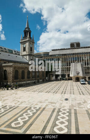 St Lawrence Jewry Chiesa avanti Guildhall nella City di Londra, Regno Unito. Foto Stock