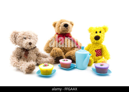 Teddy Bear Picnic su sfondo bianco Foto Stock