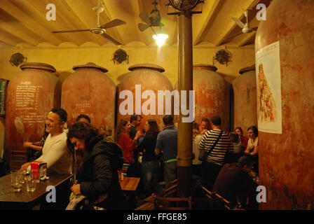 Bodega a Siviglia in Spagna. Foto Stock
