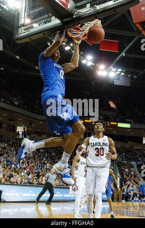 La Columbia, SC, Stati Uniti d'America. Xiii Febbraio, 2016. Kentucky Wildcats avanti Marcus Lee schiacciate in NCAA Basketball match-up tra il Kentucky Wildcats e il South Carolina Gamecocks a vita coloniale Arena in Columbia, SC. Scott Kinser/CSM/Alamy Live News Foto Stock