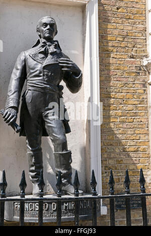 La statua di Francisco de Miranda, El precursore, un edificio del xviii secolo cubano eroe rivoluzionario nato in Venezuela, Londra. Foto Stock