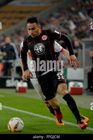 Colonia, Germania. Xiii Febbraio, 2016. Francoforte sul Meno si Anis Ben-Hatira in azione durante la Bundesliga tedesca partita di calcio tra 1. FC Koeln e Eintracht Francoforte in RheinEnergie Stadium di Colonia, Germania, 13 febbraio 2016. Foto: Monika SKOLIMOWSKA/dpa (EMBARGO CONDIZIONI - attenzione - a causa di accreditamento orientamenti il DFL consente solo la pubblicazione e utilizzazione di fino a 15 immagini per corrispondenza su internet e nei contenuti multimediali in linea durante il match)/dpa/Alamy Live News Foto Stock