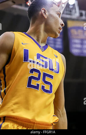 Baton Rouge, LA, Stati Uniti d'America. Xiii Febbraio, 2016. La LSU Tigers in avanti Ben Simmons (25) durante una di pallacanestro del NCAA di gioco tra il Texas A&M Aggies e la LSU Tigers al Pete Maravich Assembly Center di Baton Rouge, LA. La LSU Tigers sconfitta Texas A&M Aggies 76-71. Stephen Lew/CSM/Alamy Live News Foto Stock