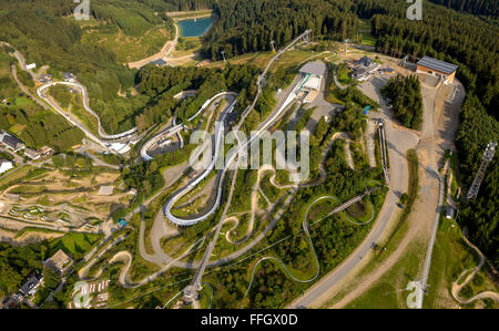 Vista aerea, Winterberg bob, VELTINS EisArena, pista di pattinaggio su ghiaccio per il luge, lo scheletro e Bob sport, sport invernali, Bob Foto Stock