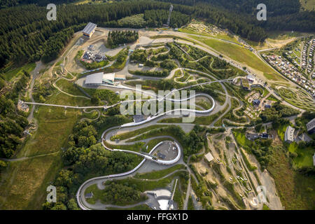 Vista aerea, Winterberg bob, VELTINS EisArena, pista di pattinaggio su ghiaccio per il luge, lo scheletro e Bob sport, sport invernali, Bob Foto Stock