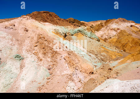 Artista della tavolozza rock formazione nel Parco Nazionale della Valle della Morte, California Foto Stock
