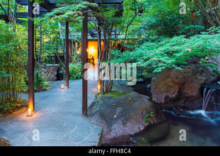 Il ryokan giapponese, Iwanoyu, nei seni Onsen, Nagano, Giappone Foto Stock