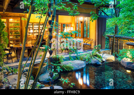 Il ryokan giapponese, Iwanoyu, nei seni Onsen, Nagano, Giappone Foto Stock