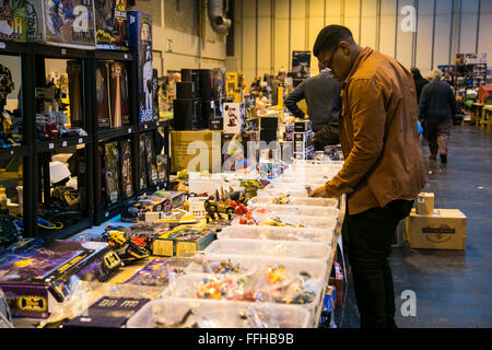 Birmingham, Regno Unito. Xiv Feb, 2016. Giocattolo di collezionisti dove le persone possono acquistare antichi e nuovi giocattoli da collezione. Credito: Steven roe/Alamy Live News Foto Stock