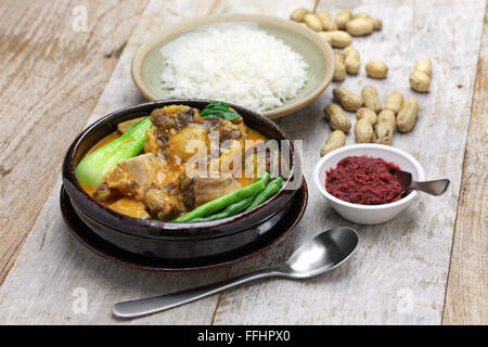 Kare kare, filippino stufato di coda di vitellone, cucina filippina Foto Stock