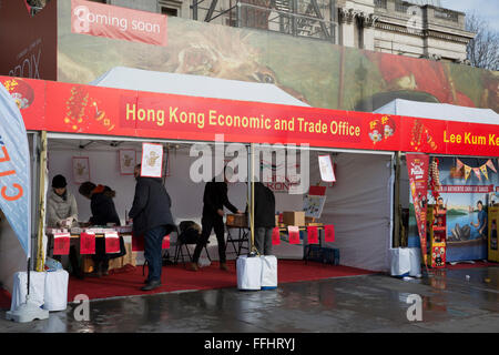 Londra, Regno Unito. Xiv Feb, 2016 Nuovo Anno Cinese preparati in Trafalgar Square Londra Credito: Keith Larby/Alamy Live News Foto Stock