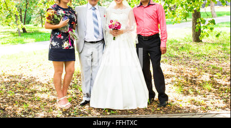 La sposa e lo sposo, e gli ospiti Foto Stock