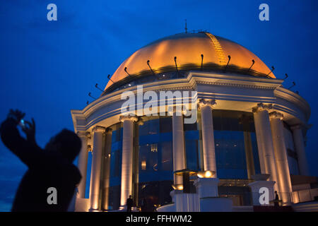 Cinquantacinquesimo piano, architettura, Asia, Bangkok, capitale, Centara Grand, del Fiume Chao Praya, Città, cocktail, a cupola, bevande, crepuscolo, Lebua St Foto Stock