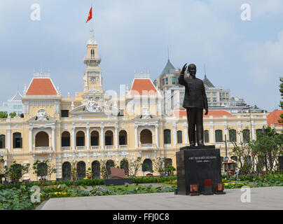 Ho Chi Minh city, Viet Namh.statua al padre fondatore.Ho Chi Minh. Egli è stato la figura chiave che istituisce il comunismo in Viet N Foto Stock