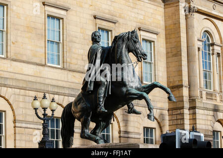 Statua del Duca di Wellington a cavallo, Princes Street, Edimburgo, Scozia, Regno Unito Foto Stock