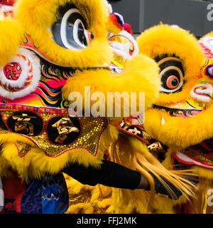 Londra, Regno Unito. 14 Febbraio, 2016. Capodanno cinese, London, Regno Unito CHINATOWN l anno della scimmia 2016 Credit: PATRICK ANTHONISZ/Alamy Live News Foto Stock