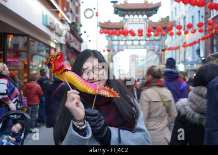 Londra, Regno Unito. 14 Febbraio, 2016. : Londra Chinatown celebrazione nuovo anno cinese 2016 l Anno della Scimmia Soho di Londra. Credito: Vedere Li/Alamy Live News Foto Stock