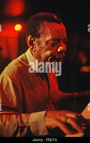 Champion Jack Dupree blues in un club inglese negli anni settanta e ottanta Foto Stock