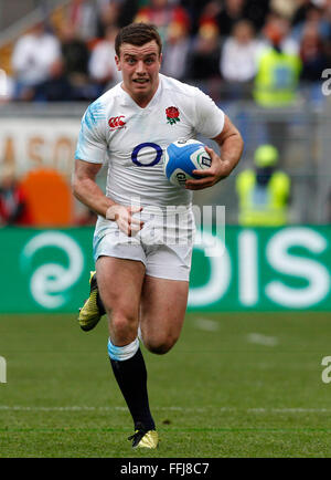 Roma, Italia. Xiv Feb, 2016. L'Inghilterra del George Ford in azione durante il Sei Nazioni di Rugby Union international match tra Italia e Inghilterra . Dove Inghilterra batte Italia a 40-9 punteggio ottenuto nello stadio Olimpico di Roma Credito: Riccardo De Luca/Pacific Press/Alamy Live News Foto Stock