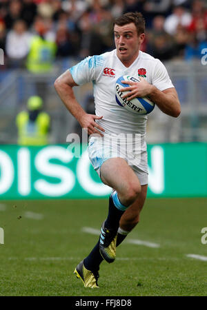 Roma, Italia. Xiv Feb, 2016. L'Inghilterra del George Ford in azione durante il Sei Nazioni di Rugby Union international match tra Italia e Inghilterra . Dove Inghilterra batte Italia a 40-9 punteggio ottenuto nello stadio Olimpico di Roma Credito: Riccardo De Luca/Pacific Press/Alamy Live News Foto Stock