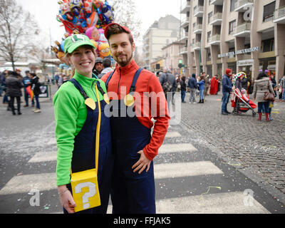 Torino, Italia. 14 Febbraio, 2016. Il carnevale di Torino, Italia Credito: Stefano Guidi/Alamy Live News Foto Stock