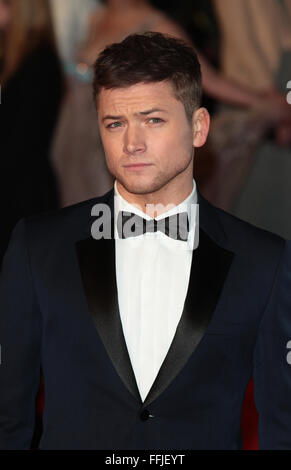 Londra - Feb 14, 2016: Taron Egerton assiste l'EE Bafta British Academy Film Awards presso la Royal Opera House on Feb 14, 2016 a Londra Foto Stock