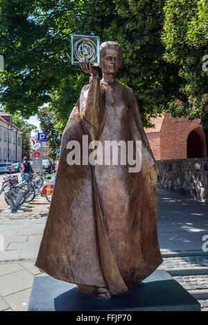 Un monumento di lucidare il fisico e chimico, prima donna a vincere un premio Nobel - Marie Sklodowska Curie a Varsavia, Polonia Foto Stock
