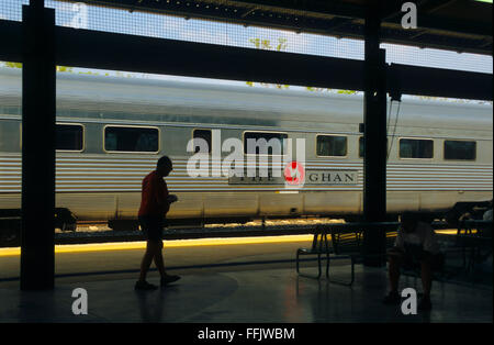 Australia, Northern Territory, stazione ferroviaria di Alice Springs, treno Ghan Foto Stock