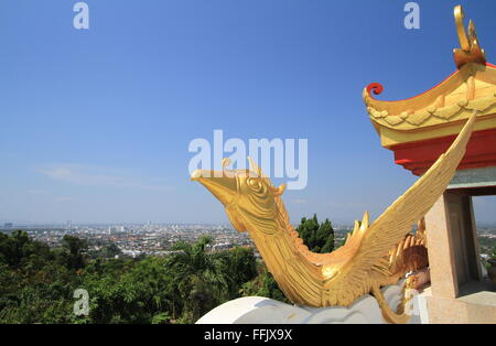 Il golden swan cinese statua in Hat Yai Città, Provincia di Songkhla, Thailandia Foto Stock