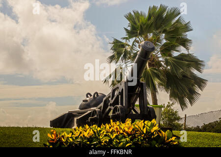 Il cannone a Fort King George Tobago West Indies Foto Stock