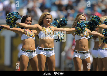 Il Jacksonville, FL, Stati Uniti d'America. 8 Sep, 2013. Jacksonville Jaguars cheerleaders durante le brocche 28-2 perdita per il Kansas City Chiefs al campo EverBank sul Sett. 8, 2013 a Jacksonville, in Florida. ZUMA PRESS/Scott A. Miller © Scott A. Miller/ZUMA filo/Alamy Live News Foto Stock