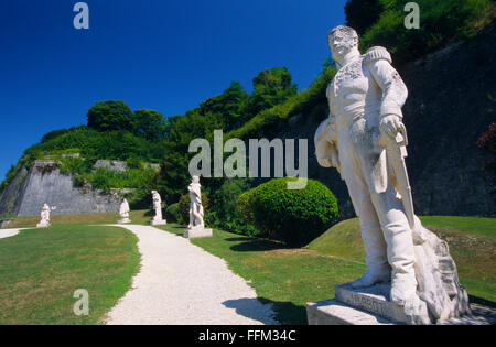 Francia, Mosa (55), Verdun città, Carrefour des Marechaux, statue commemorative di vecchi generali francesi Foto Stock