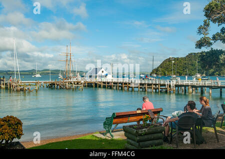 Waterfront al Russell, Baia delle Isole, Nuova Zelanda Foto Stock