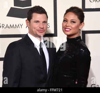 Los Angeles, California, USA. 15 Feb, 2016. Nick Lachey & Vanessa Minnillo arriva per il 58th Annual Grammy Awards a Staples Center. Credito: Lisa O'Connor/ZUMA filo/Alamy Live News Foto Stock