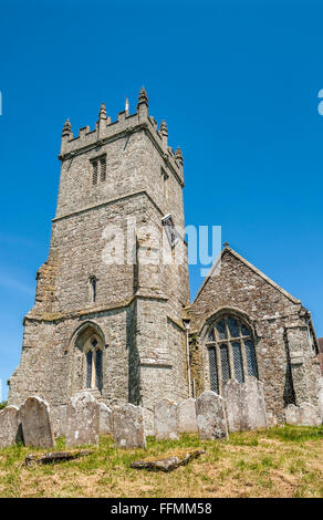 Chiesa di tutti i santi presso il villaggio Godshill, Isola di Wight in Inghilterra. Foto Stock