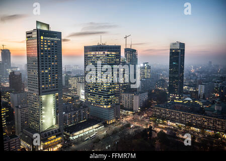 Da sinistra: InterContinental Hotel Varsavia Centro Finanziario, Spektrum Tower, Q22 e cosmopolita edificio del centro di Varsavia, Polonia Foto Stock