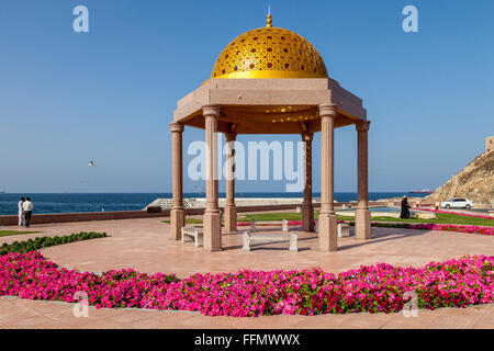 Sun rifugio/Pavilion, Muttrah Park, Moscato, il sultanato di Oman Foto Stock