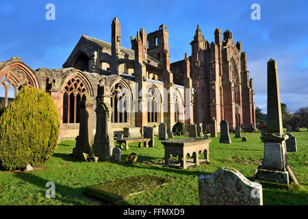 Rovine di Melrose Abbey, Scottish Borders, Regno Unito Foto Stock